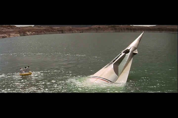 abandoning ship6.jpg (27630 bytes)