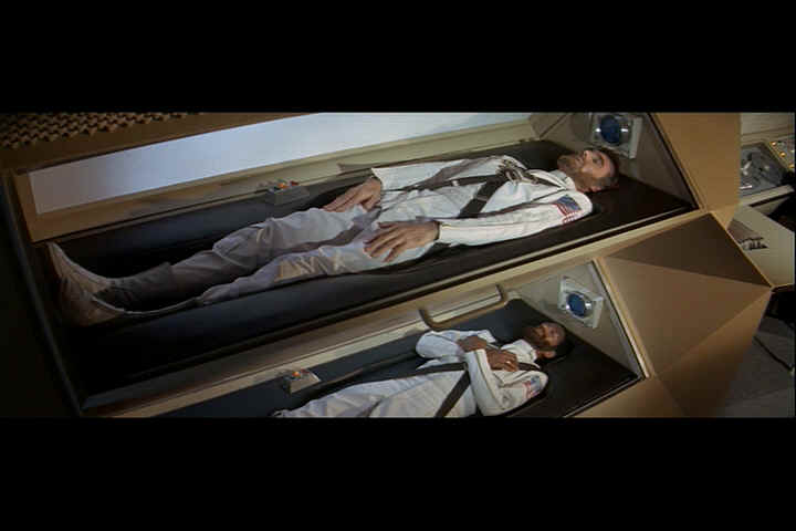 dodgelandonwake.jpg (25816 bytes)